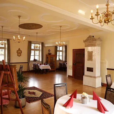 Landschloss Ernestgruen * Neualbenreuth