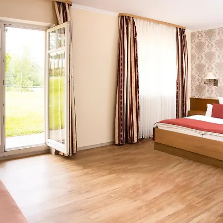 호텔 Landschloss Ernestgruen 3*