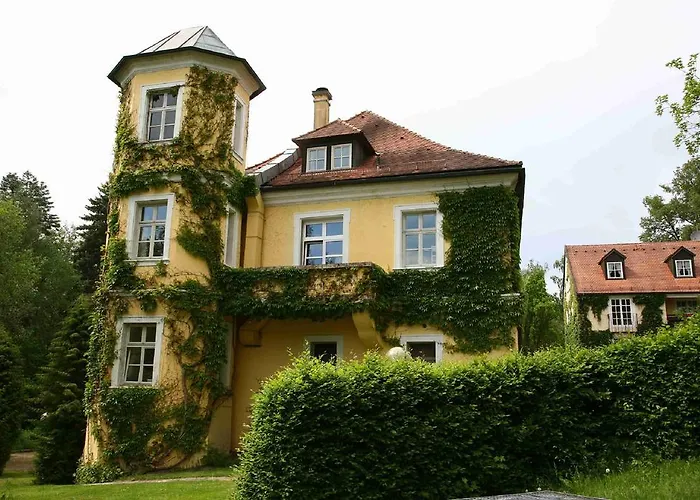 Landschloss Ernestgruen