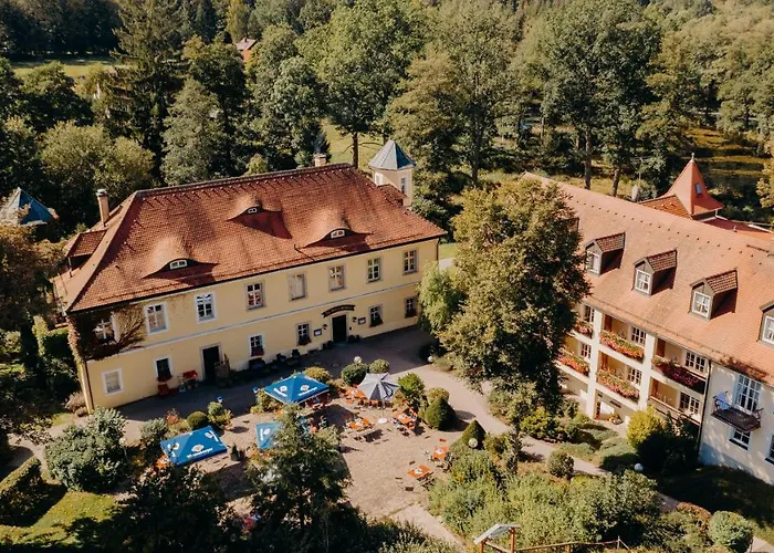 Landschloss Ernestgruen * Neualbenreuth